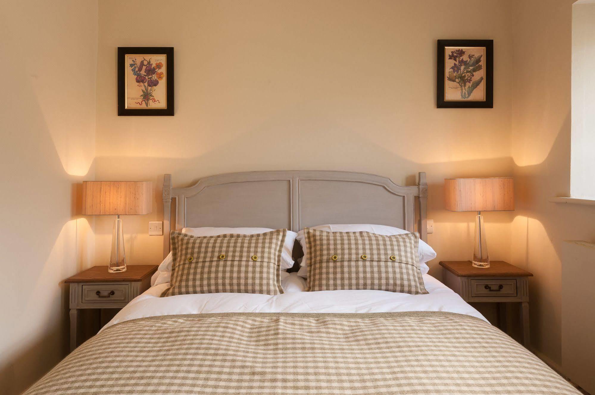 The Crown Hotell Shipton under Wychwood Exteriör bild